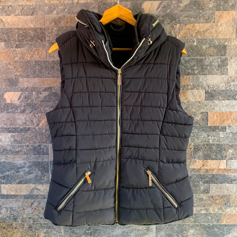 Women’s YMI Black Puffer Vest with Fleece Lining Size L